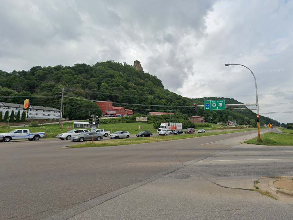 An intersection along Hwy 43 in Winona before construction
