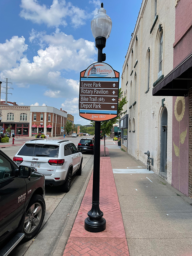 Existing Hastings wayfinding signage example in the historic district