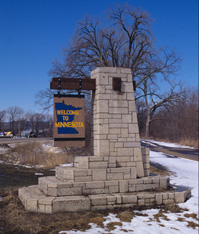 Type II Minnesota State Welcome sign, rollover image is the exit sign