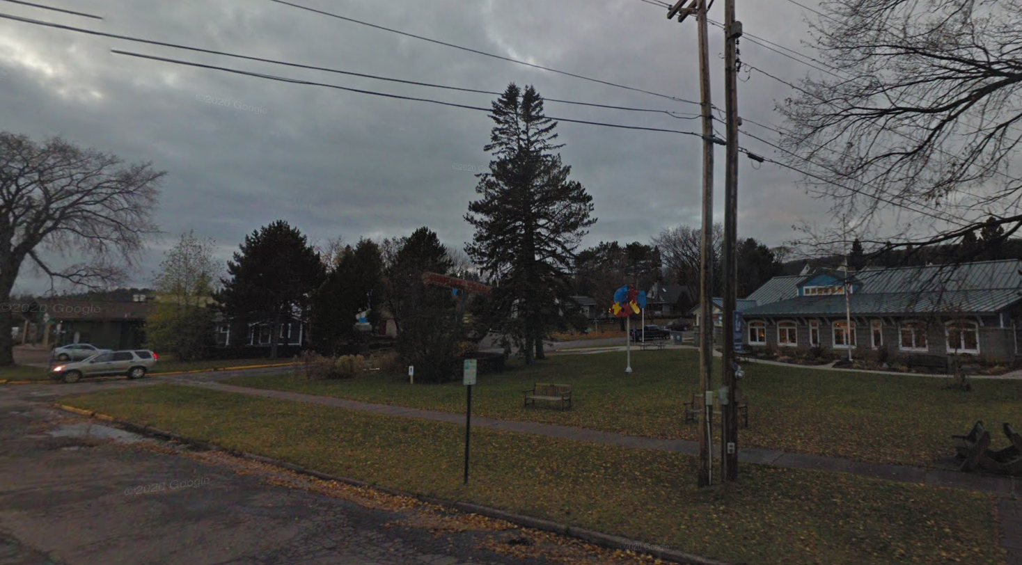 Hwy 61 and West First Street in Grand Marais before construction