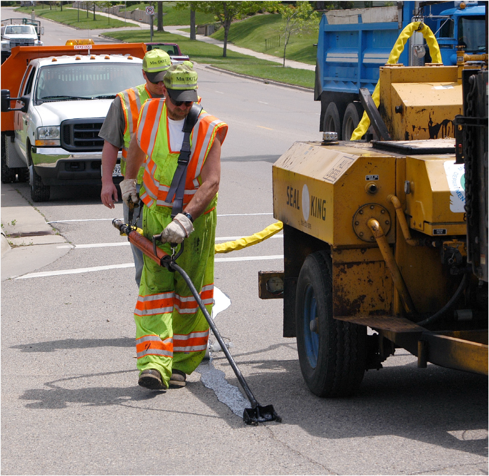 Summer Maintenance Operations Reporting: A Survey of State and National Practice