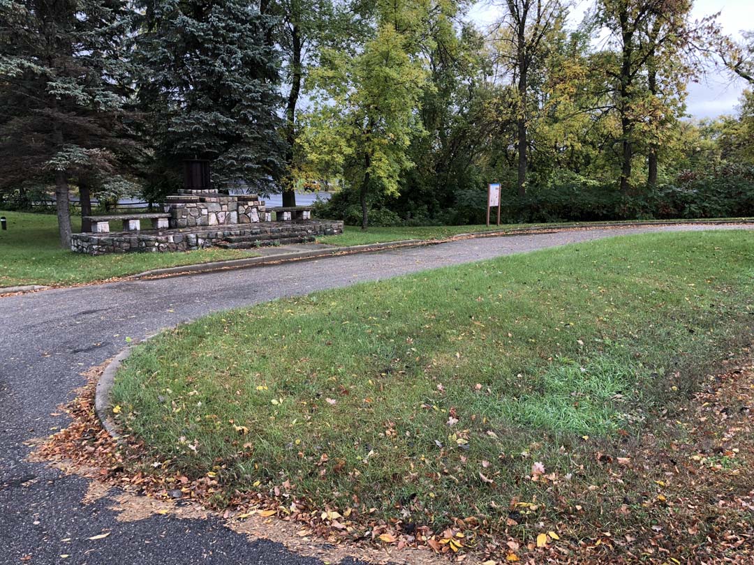 Marker with path and grass surrounding